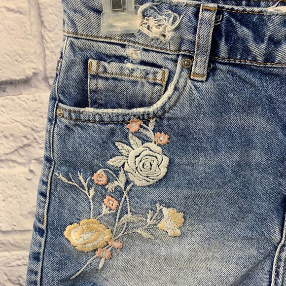 Utica Denim Floral Embroidered High Rise Raw Hem Shorts Size 4 - Picture 5 of 7